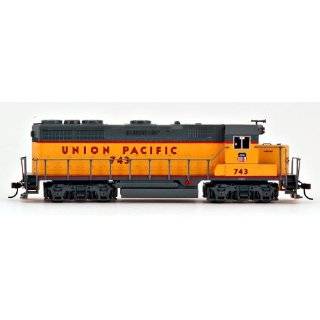   Trains EMD GP35 Diesel Locomotive Union Pacific #747 Toys & Games