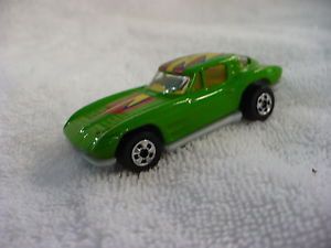 En Hot Wheels Green Corvette 1979